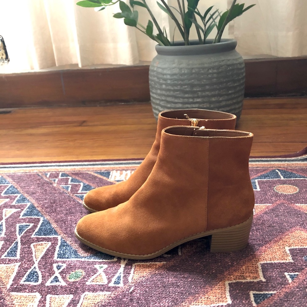 Clarks Suede Boots - Picture 3 of 5